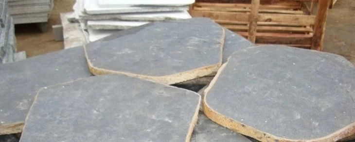 Natural-Grey-Slate-Irregular-Flagsstone-for-Paving-Landscape-Garden-Decoration.webp (2)